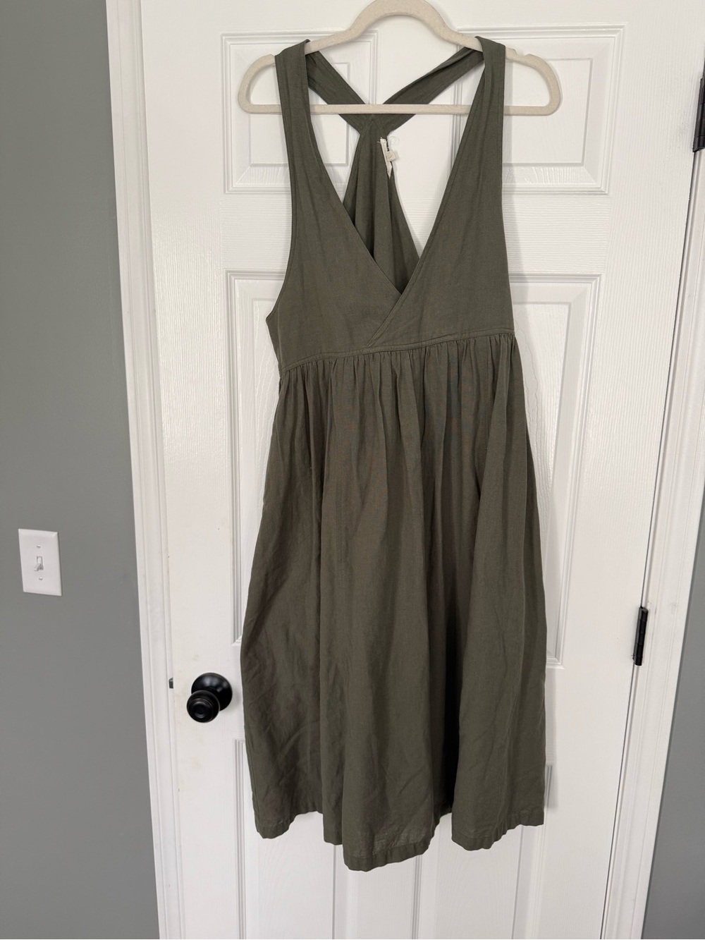 The shanty collection Olive Green V-Neck Sleeveless Summer Dress- size xs/s